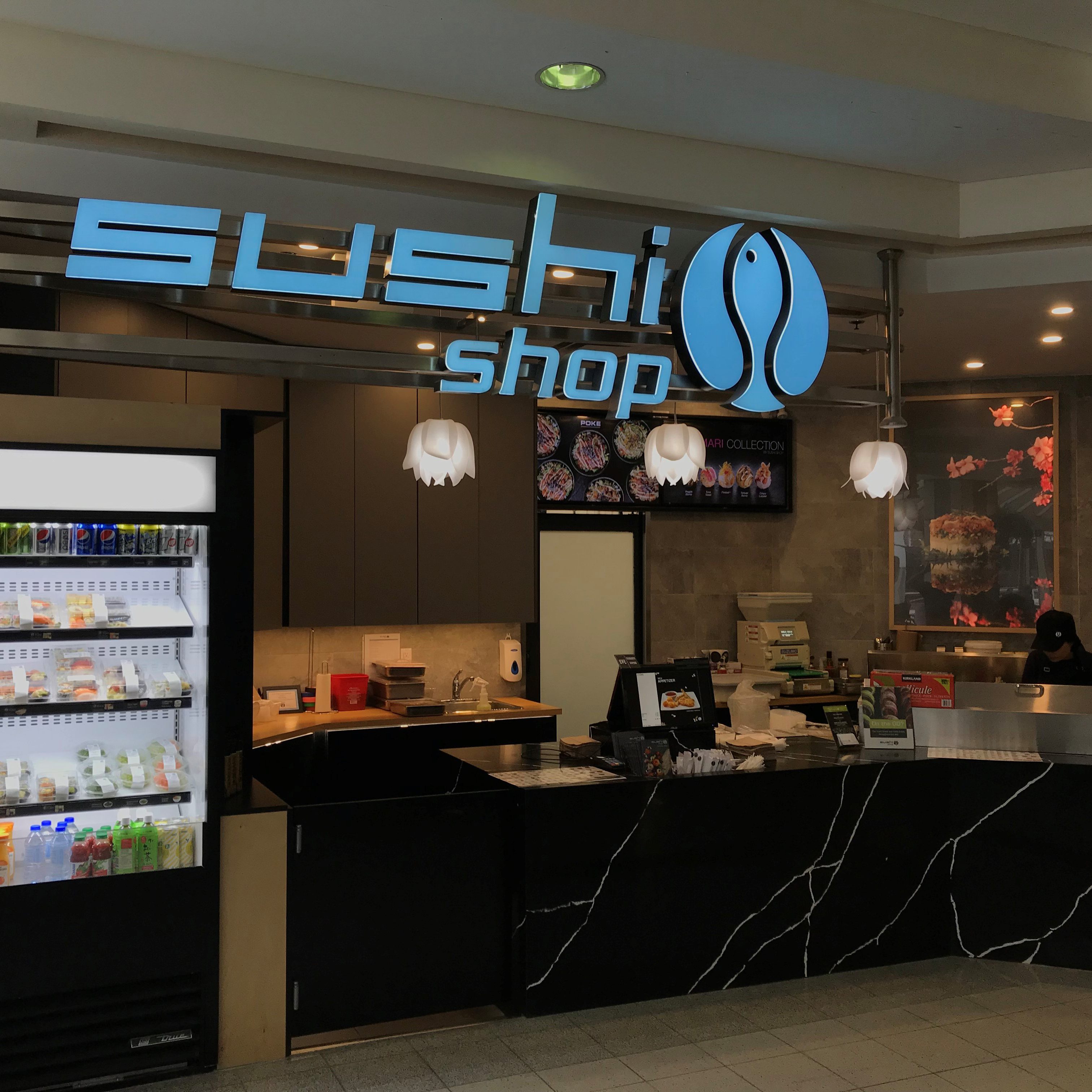 sushi-shop-in-north-american-centre-sushi-shop